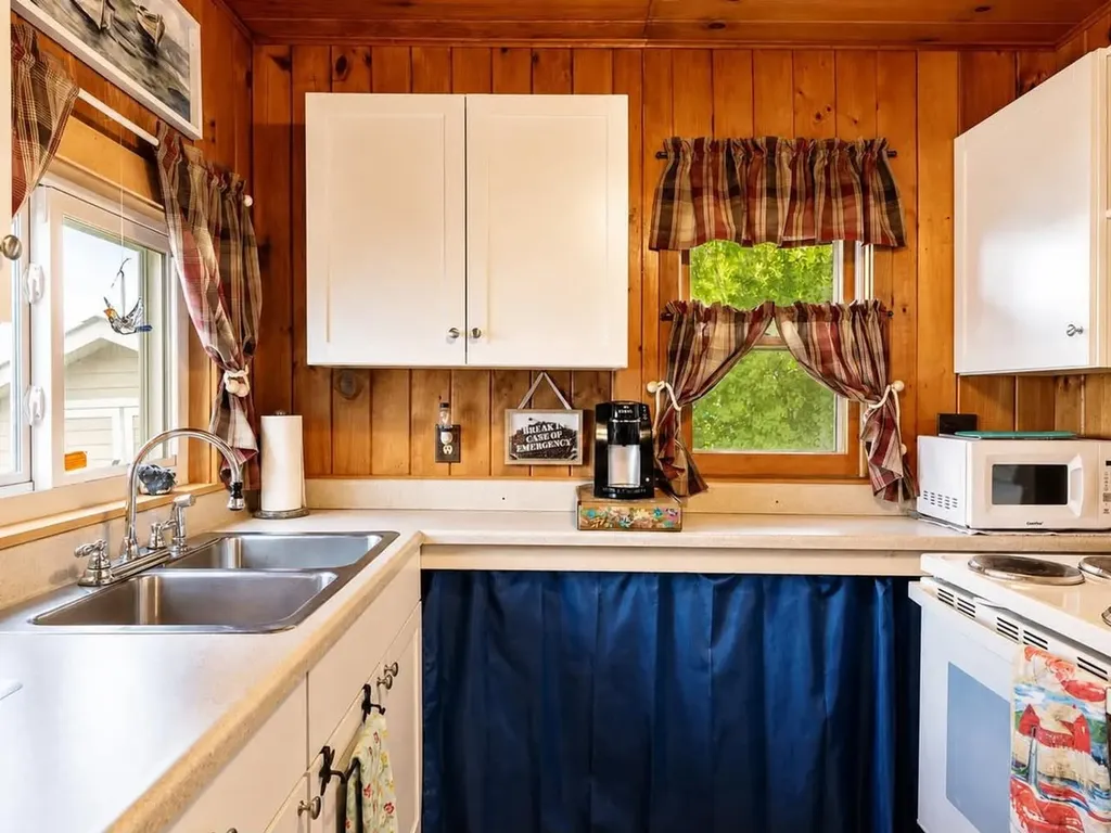 425 Bingham Shore Road St. Albans Town VT 05478