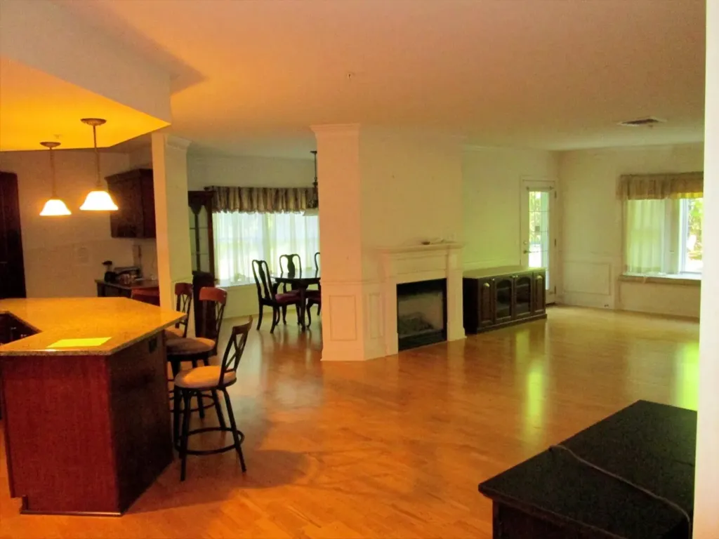 65 Hawthorne Drive Bedford NH 03110