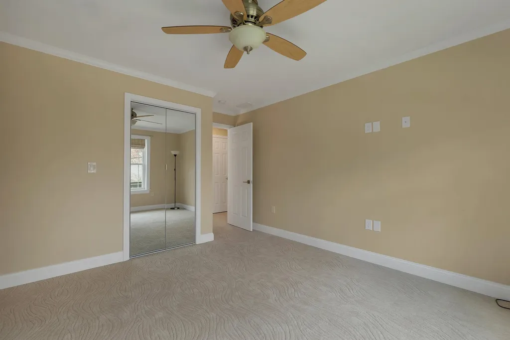 40 Mary Ann Avenue Salem NH 03079