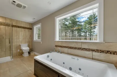 40 Mary Ann Avenue Salem NH 03079
