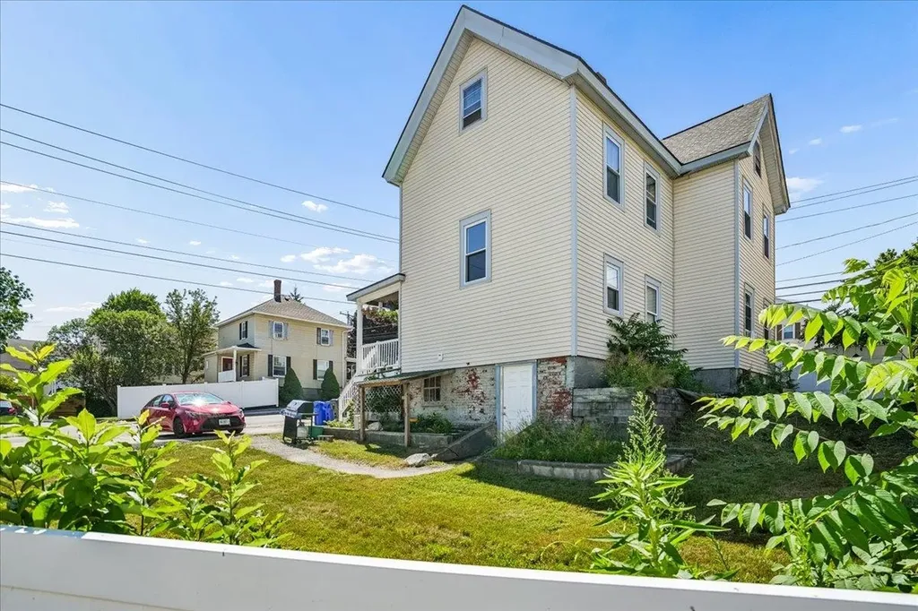 384 Bridge Street Manchester NH 03104