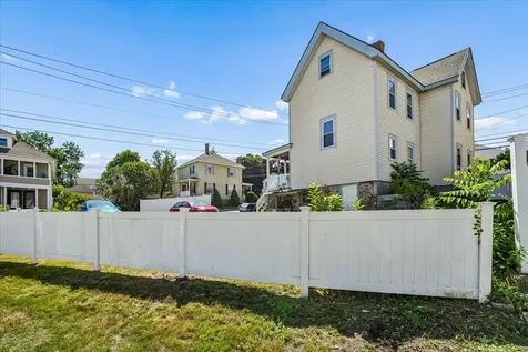 384 Bridge Street Manchester NH 03104
