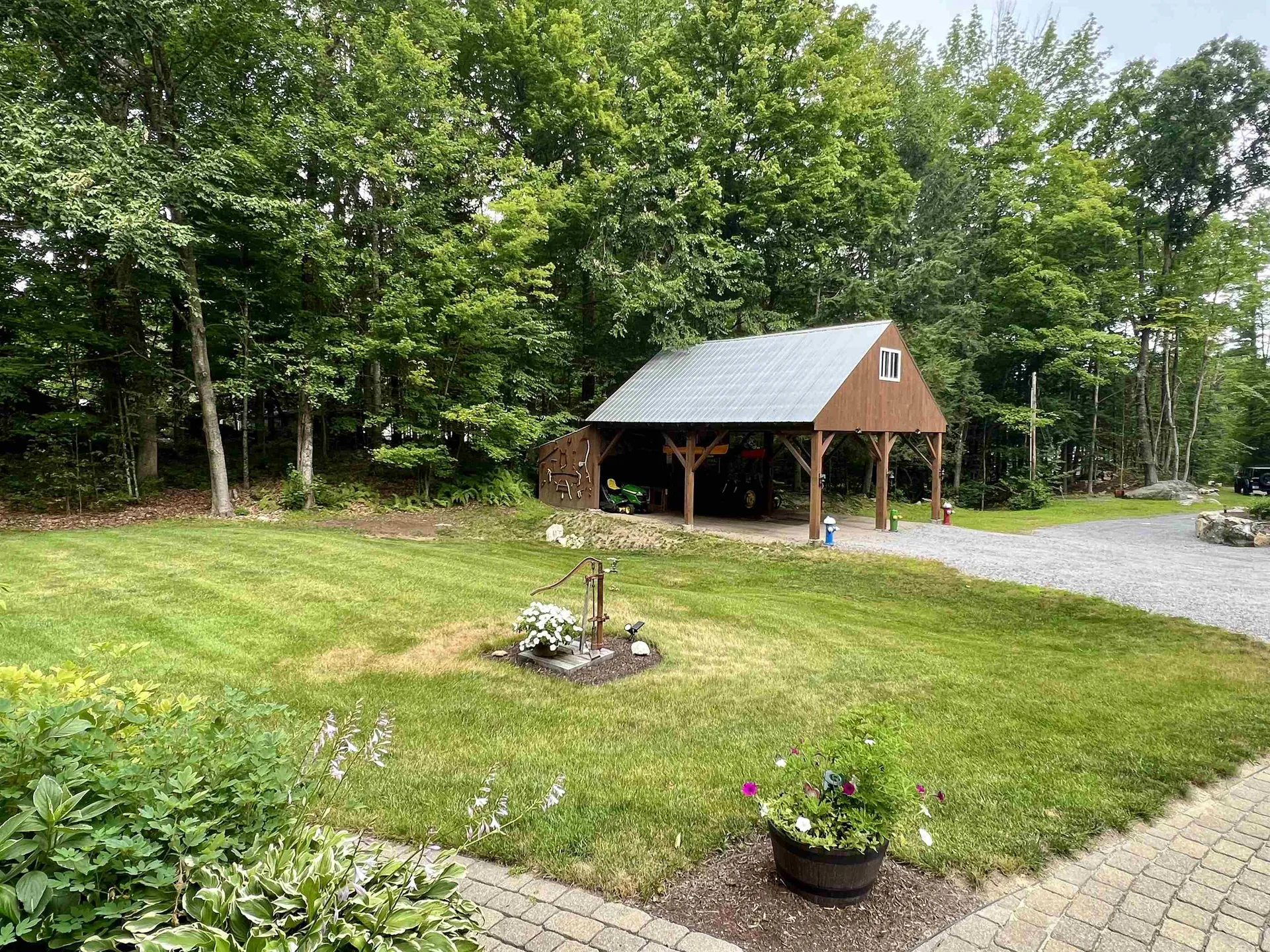 119 Old Coach Road New Boston NH 03070
