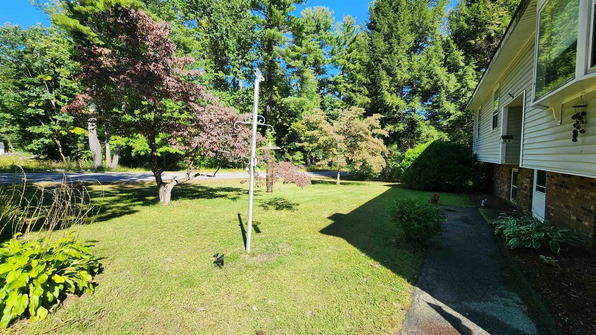 12 Southwood Drive Londonderry NH 03053
