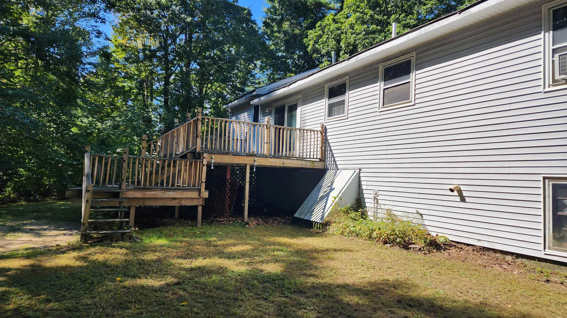 12 Southwood Drive Londonderry NH 03053