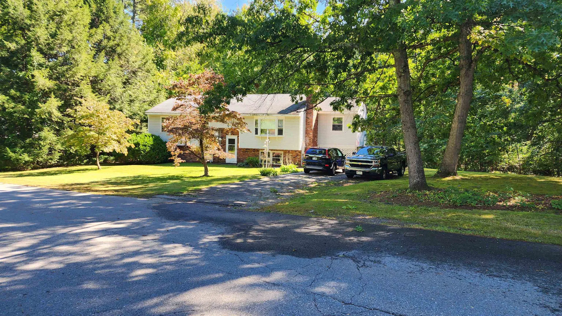 12 Southwood Drive Londonderry NH 03053