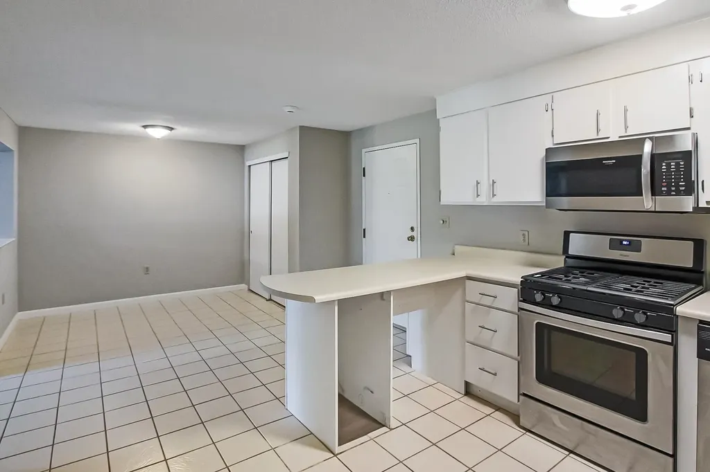 3 New Haven Drive Nashua NH 03063