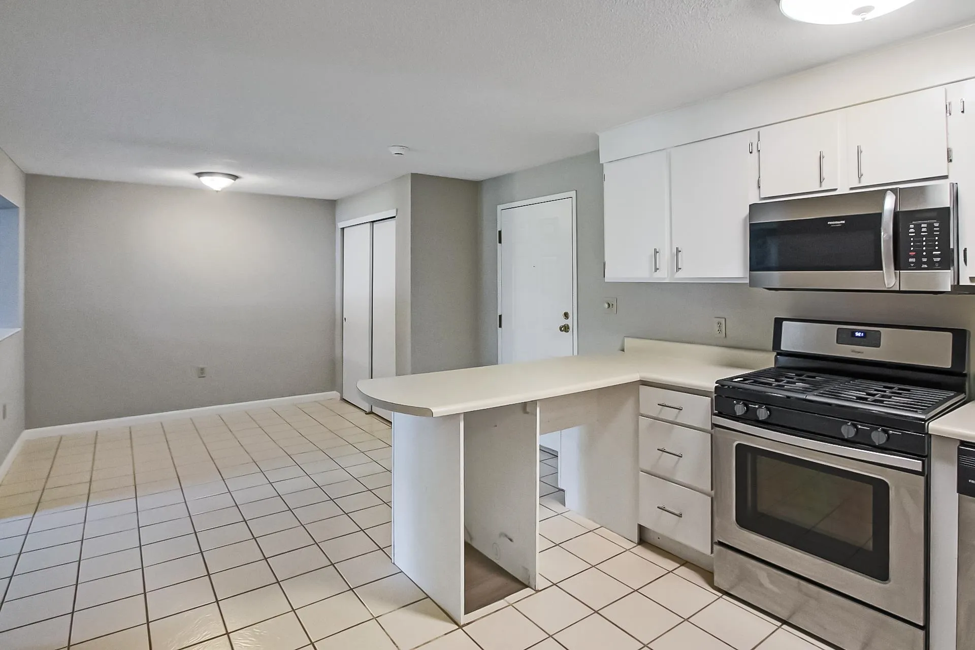 3 New Haven Drive Nashua NH 03063