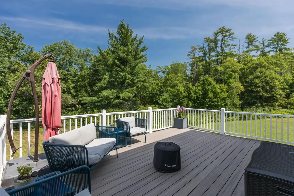 7 Squire Drive Somersworth NH 03878-2826