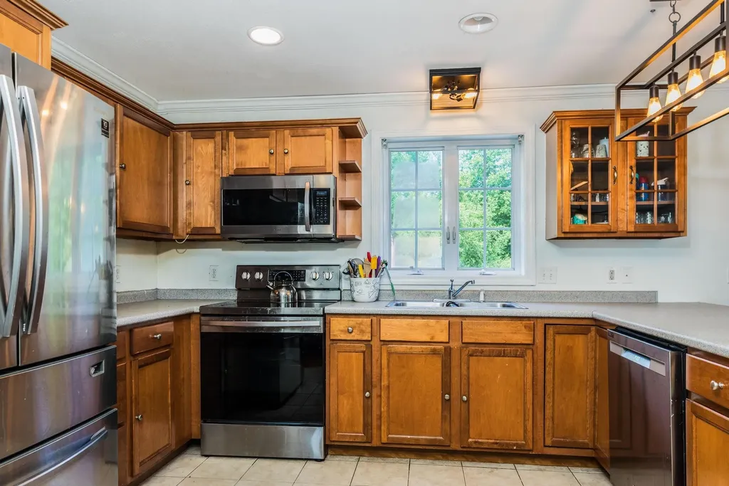7 Squire Drive Somersworth NH 03878-2826