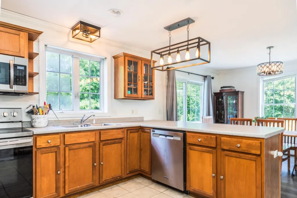 7 Squire Drive Somersworth NH 03878-2826