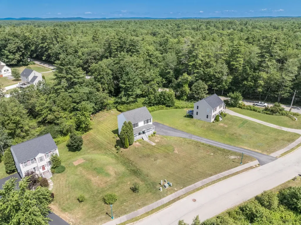 7 Squire Drive Somersworth NH 03878-2826