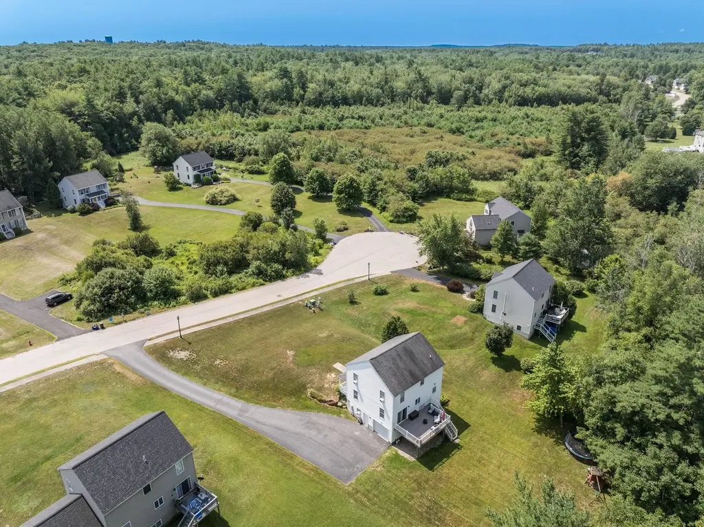 7 Squire Drive Somersworth NH 03878-2826