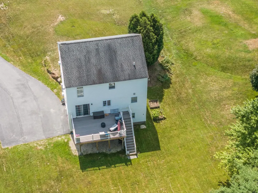 7 Squire Drive Somersworth NH 03878-2826
