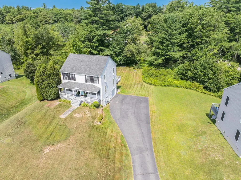 7 Squire Drive Somersworth NH 03878-2826