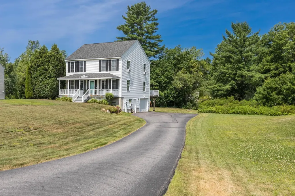 7 Squire Drive Somersworth NH 03878-2826