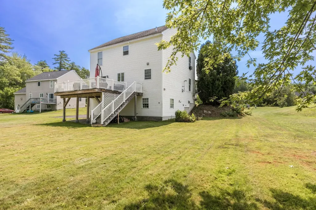 7 Squire Drive Somersworth NH 03878-2826