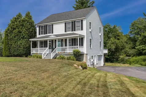 7 Squire Drive Somersworth NH 03878-2826