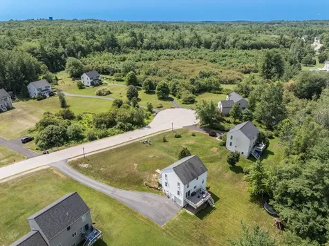 7 Squire Drive Somersworth NH 03878-2826