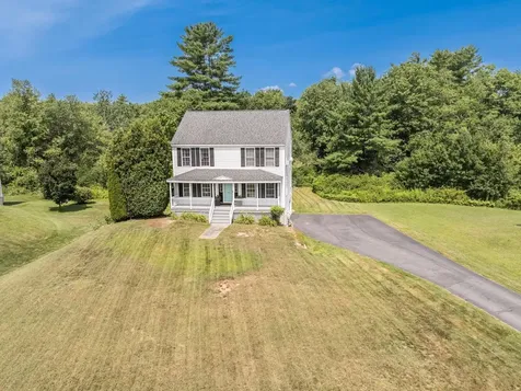 7 Squire Drive Somersworth NH 03878-2826