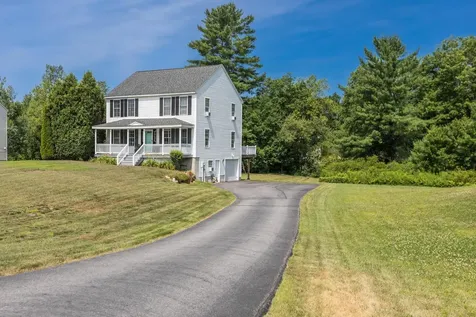 7 Squire Drive Somersworth NH 03878-2826