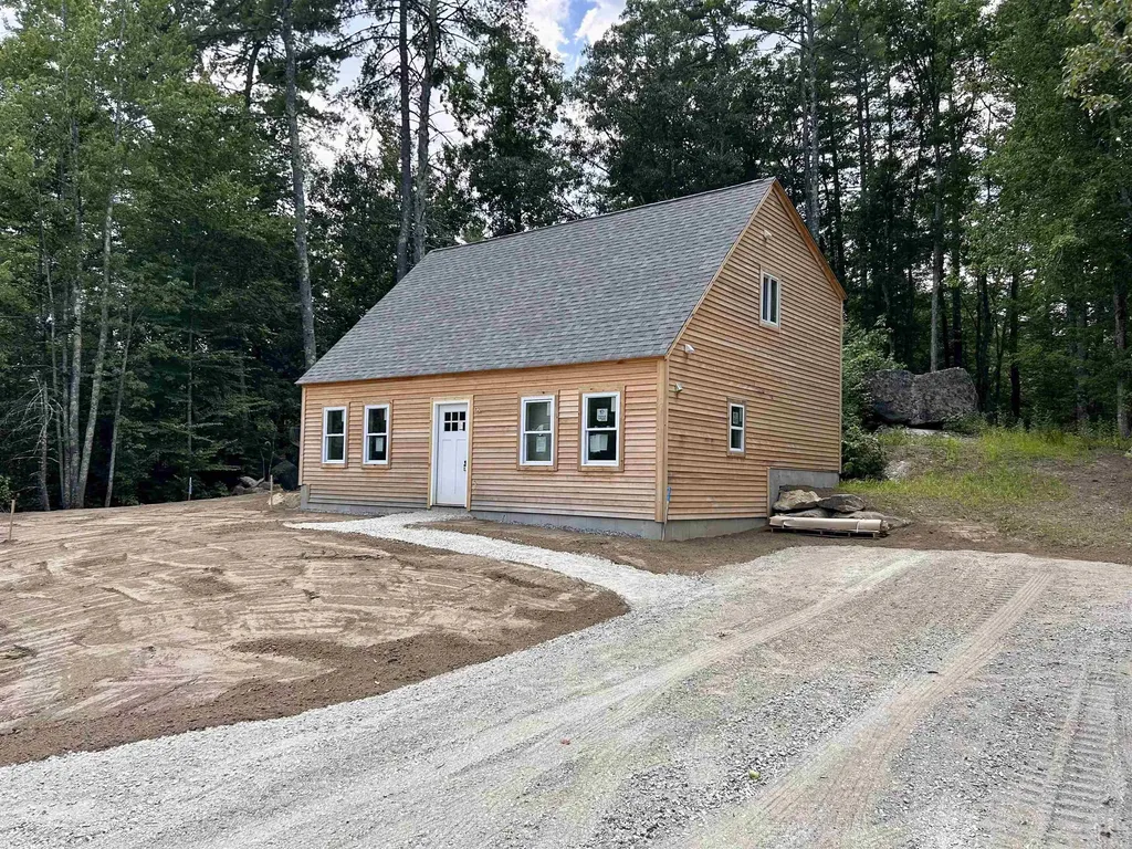 92 Long Shores Drive Barrington NH 03825