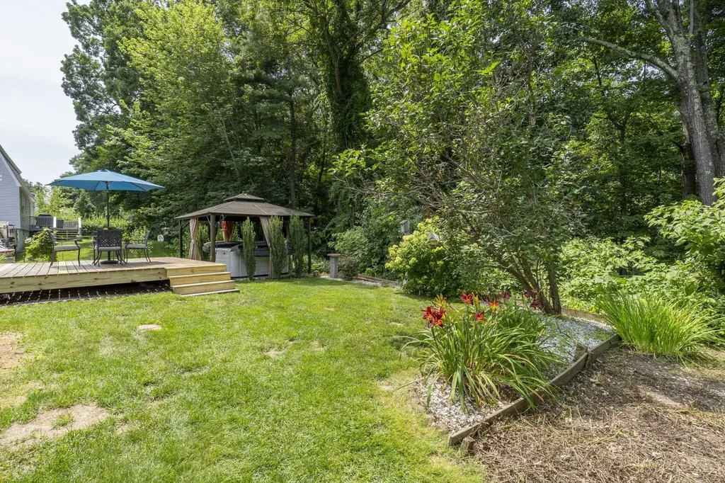 25 Bedard Avenue Derry NH 03038