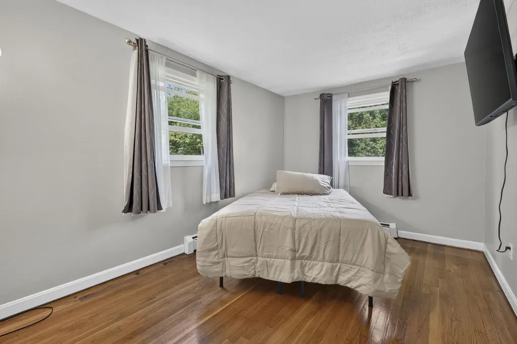 25 Bedard Avenue Derry NH 03038