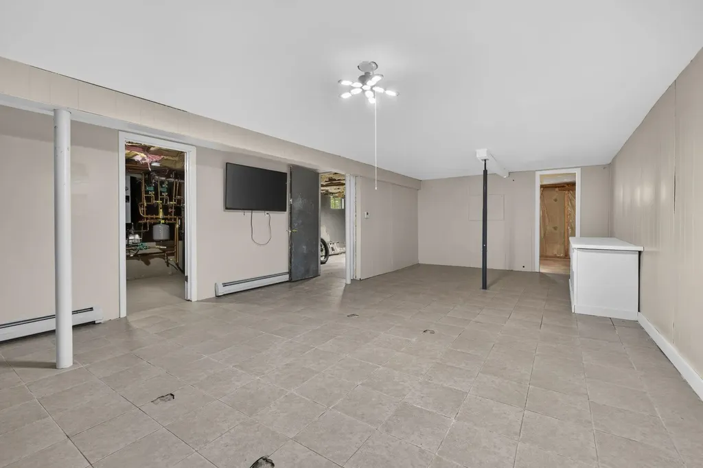 25 Bedard Avenue Derry NH 03038
