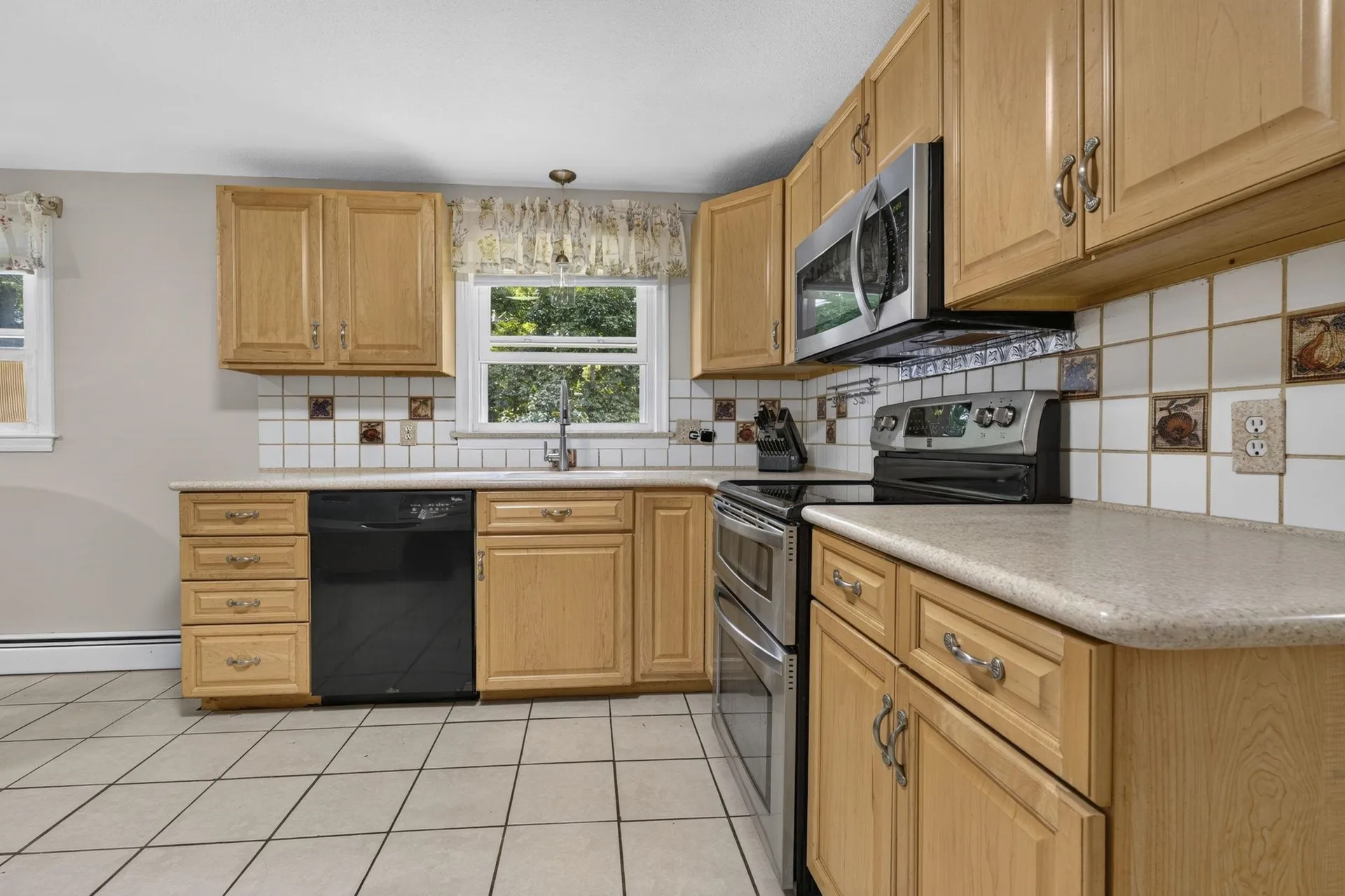 25 Bedard Avenue Derry NH 03038