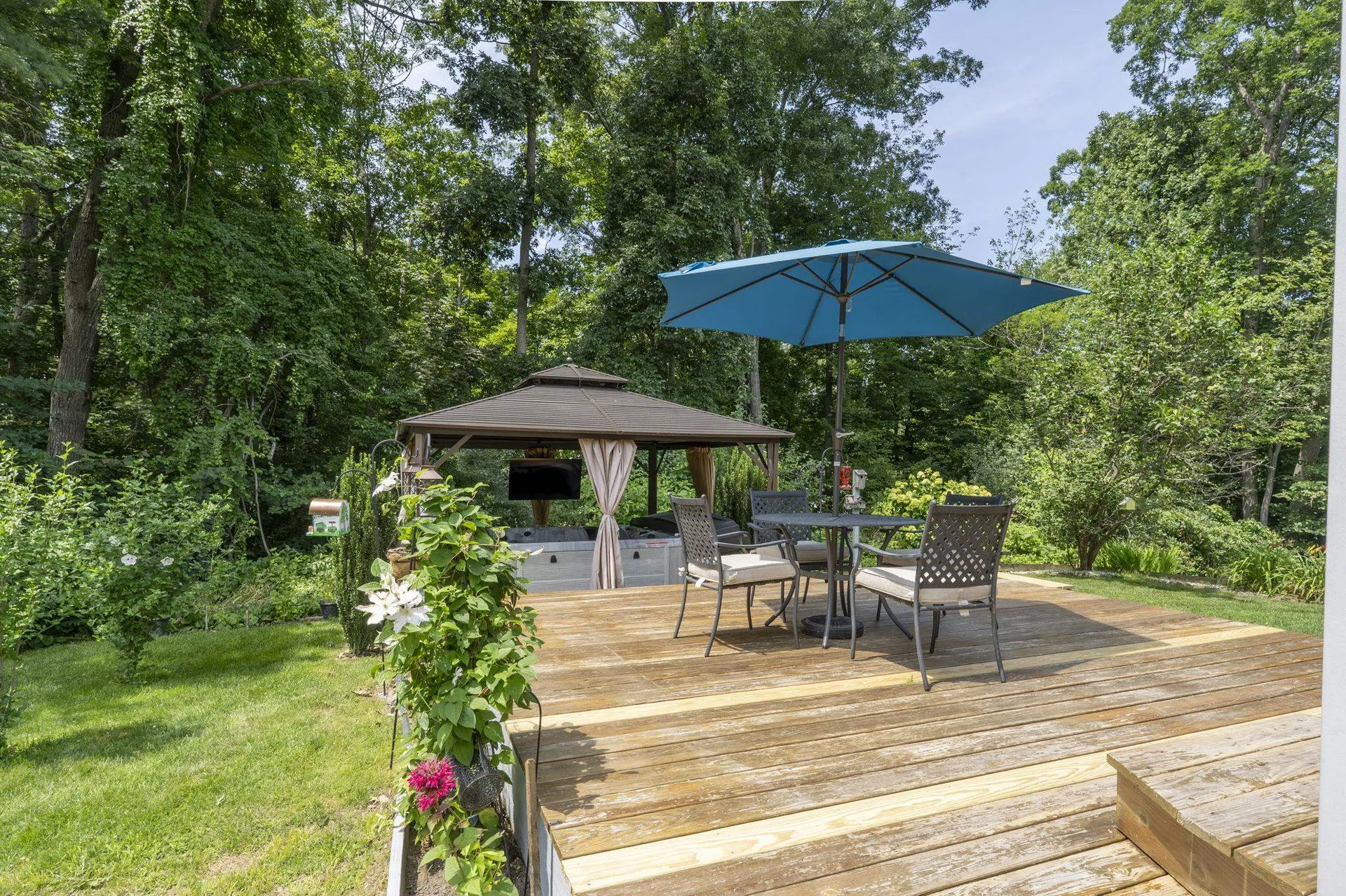 25 Bedard Avenue Derry NH 03038