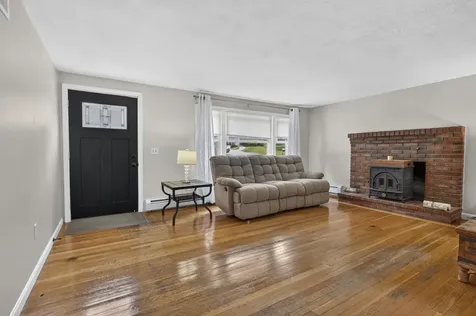 25 Bedard Avenue Derry NH 03038