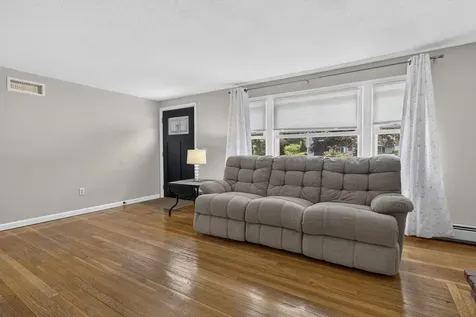 25 Bedard Avenue Derry NH 03038