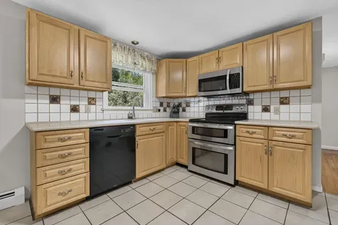 25 Bedard Avenue Derry NH 03038