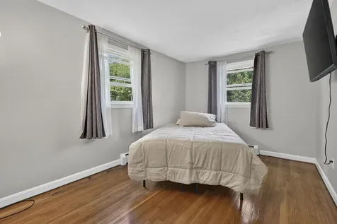 25 Bedard Avenue Derry NH 03038