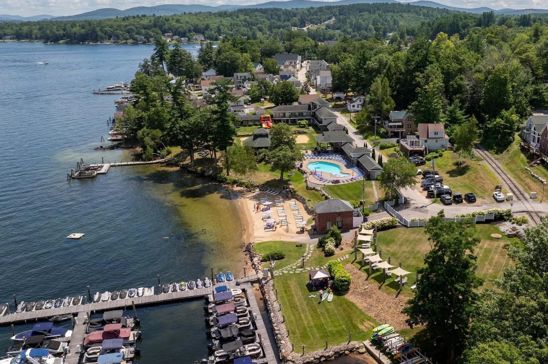 19 Commanders Helm Laconia NH 03246