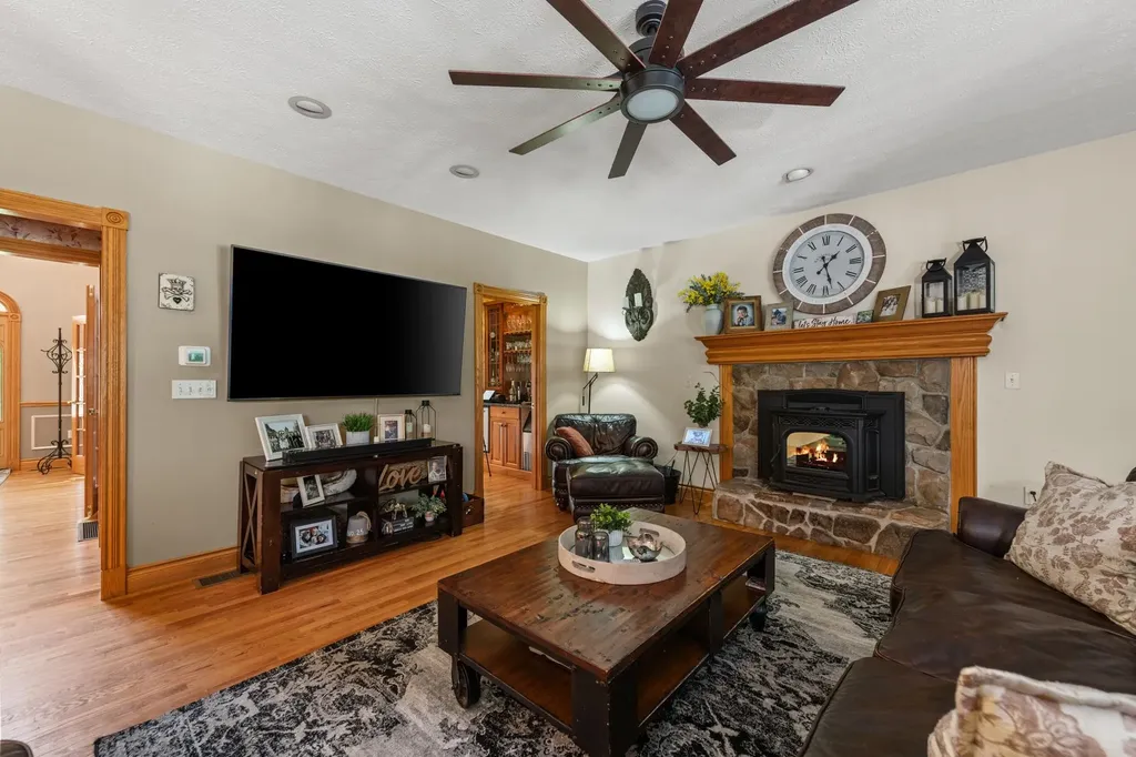 12 Pheasant Lane New Boston NH 03070