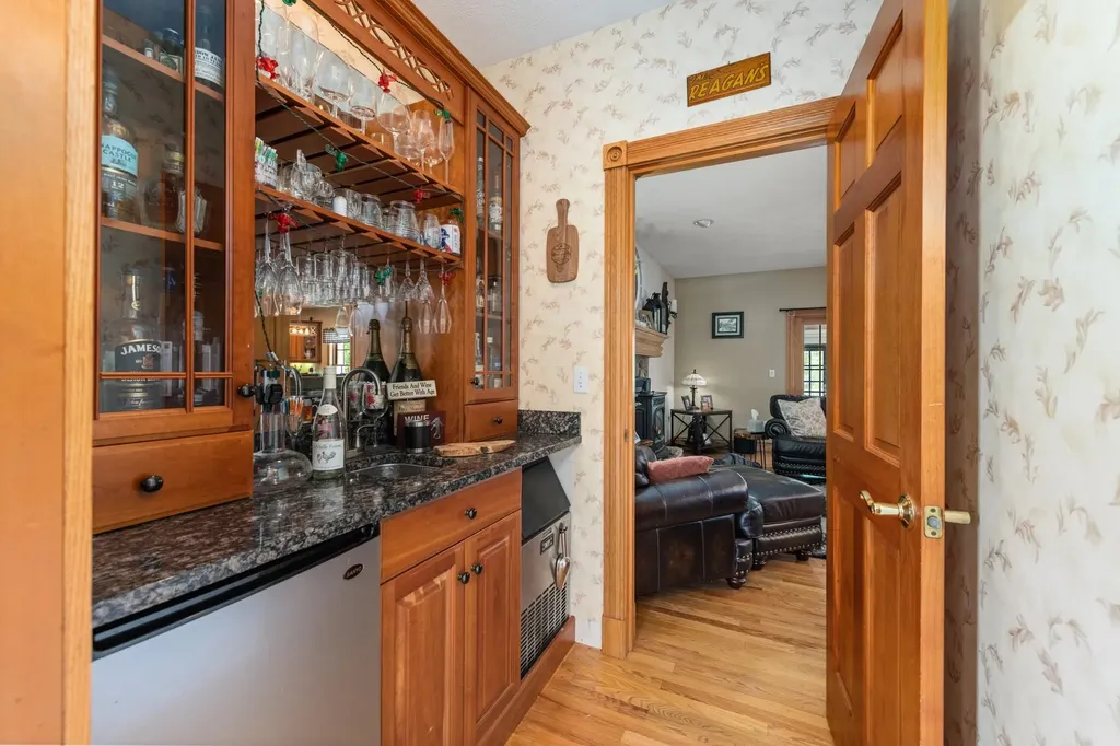 12 Pheasant Lane New Boston NH 03070
