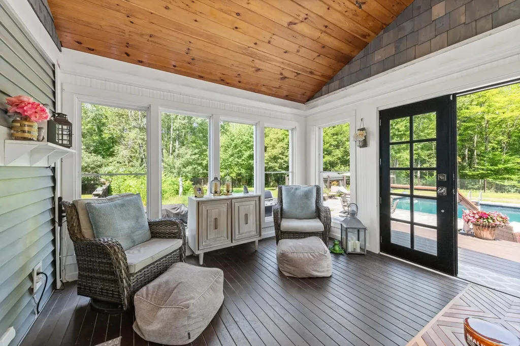 12 Pheasant Lane New Boston NH 03070