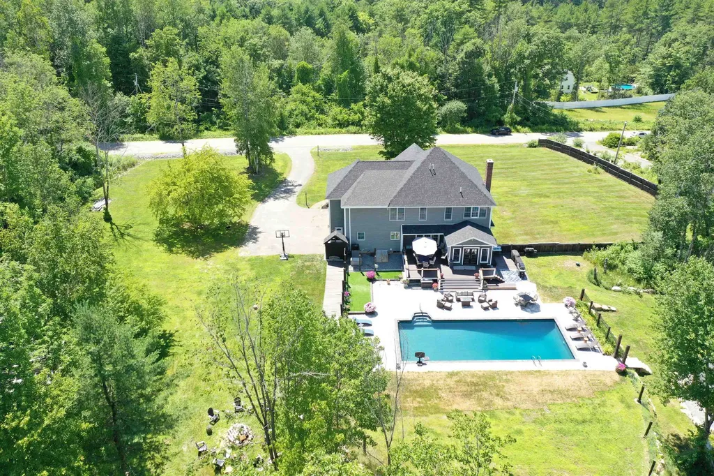 12 Pheasant Lane New Boston NH 03070