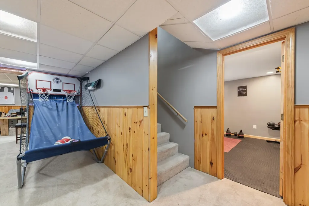 12 Pheasant Lane New Boston NH 03070