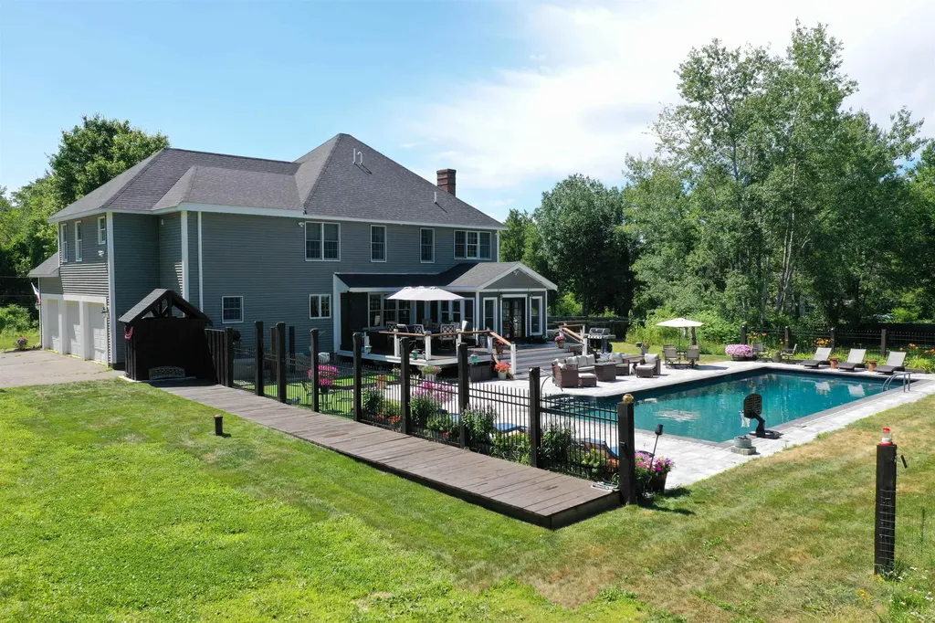 12 Pheasant Lane New Boston NH 03070
