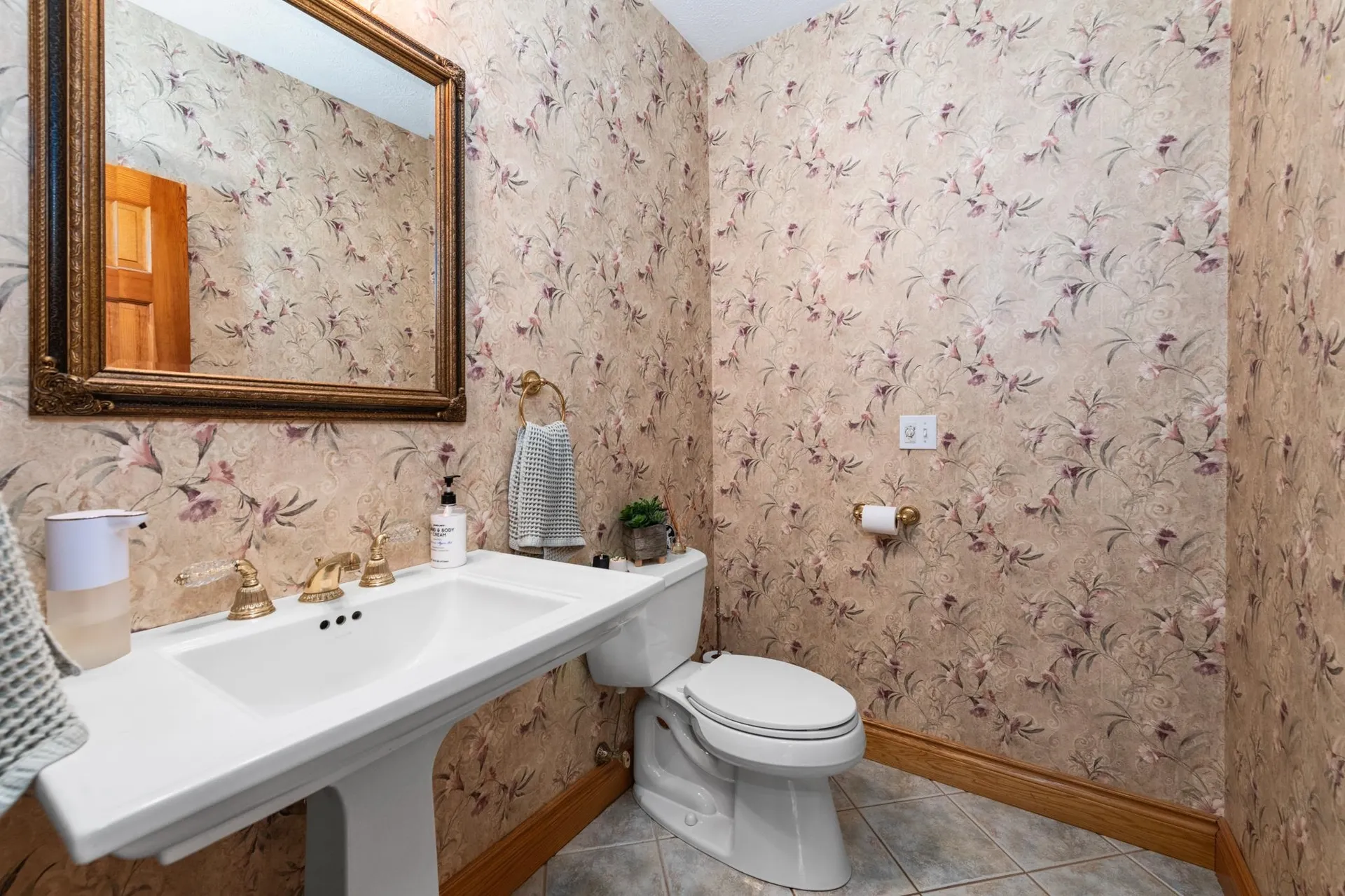 12 Pheasant Lane New Boston NH 03070