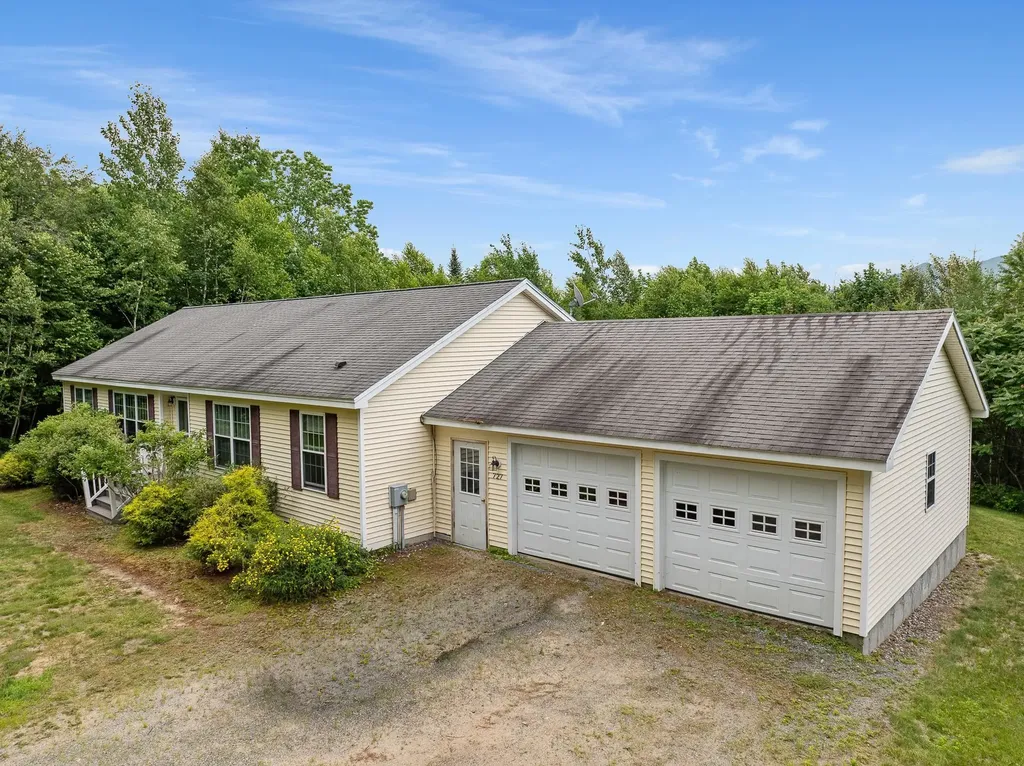 727 Bailey Road Jefferson NH 03583