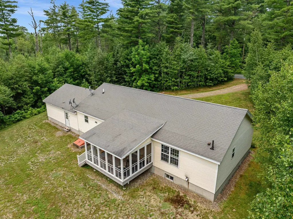 727 Bailey Road Jefferson NH 03583