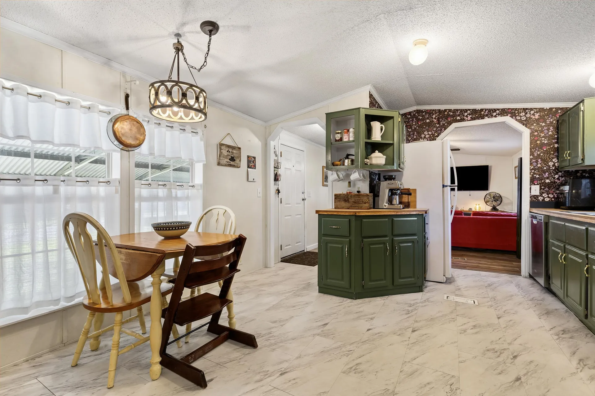 23 Family Circle Hartland VT 05048