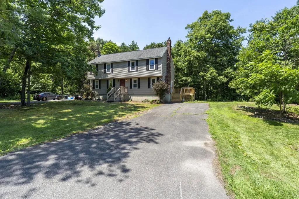 7 Homestead Drive Derry NH 03038