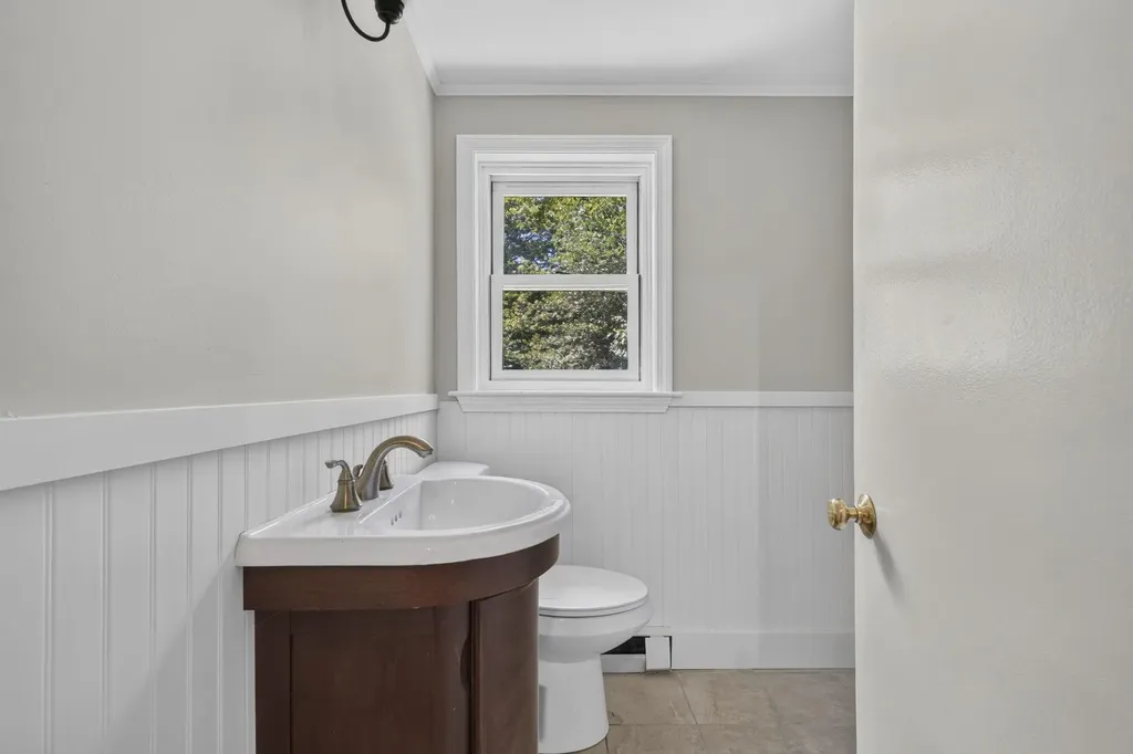 7 Homestead Drive Derry NH 03038