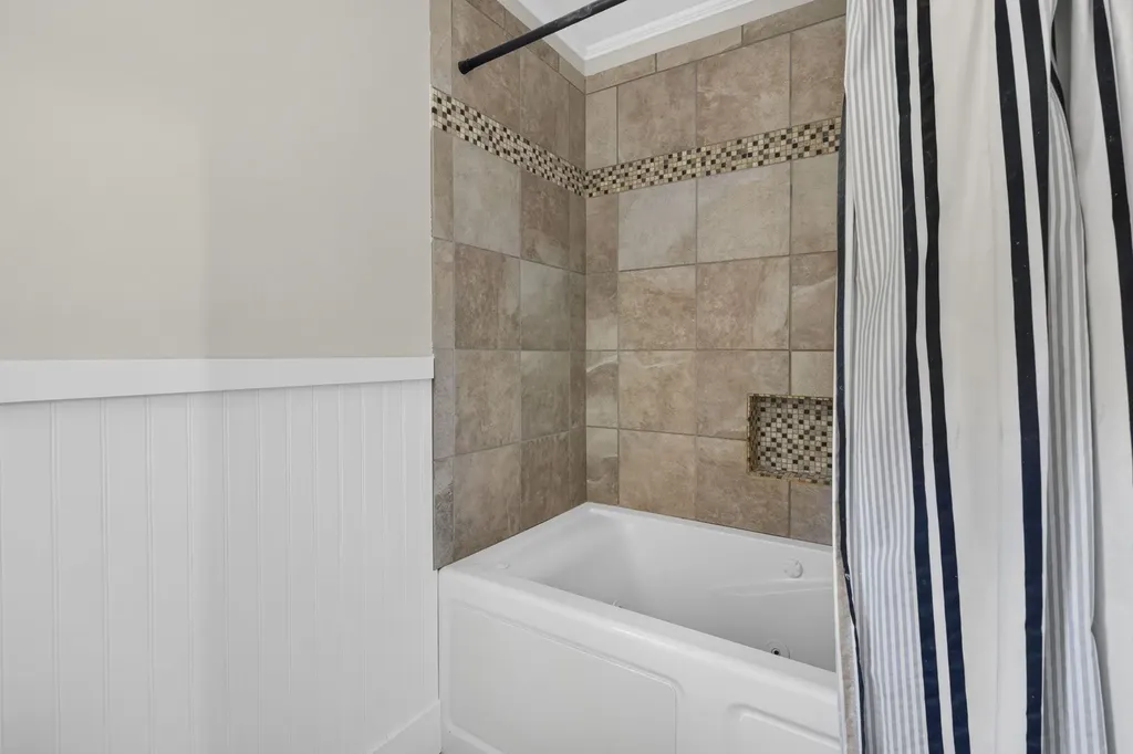 7 Homestead Drive Derry NH 03038