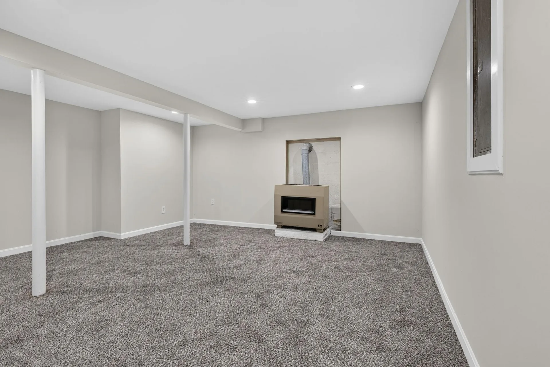 7 Homestead Drive Derry NH 03038